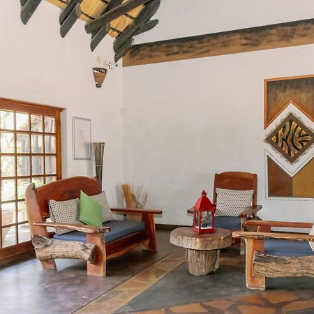 Okahandja Country Hotel Exterior photo