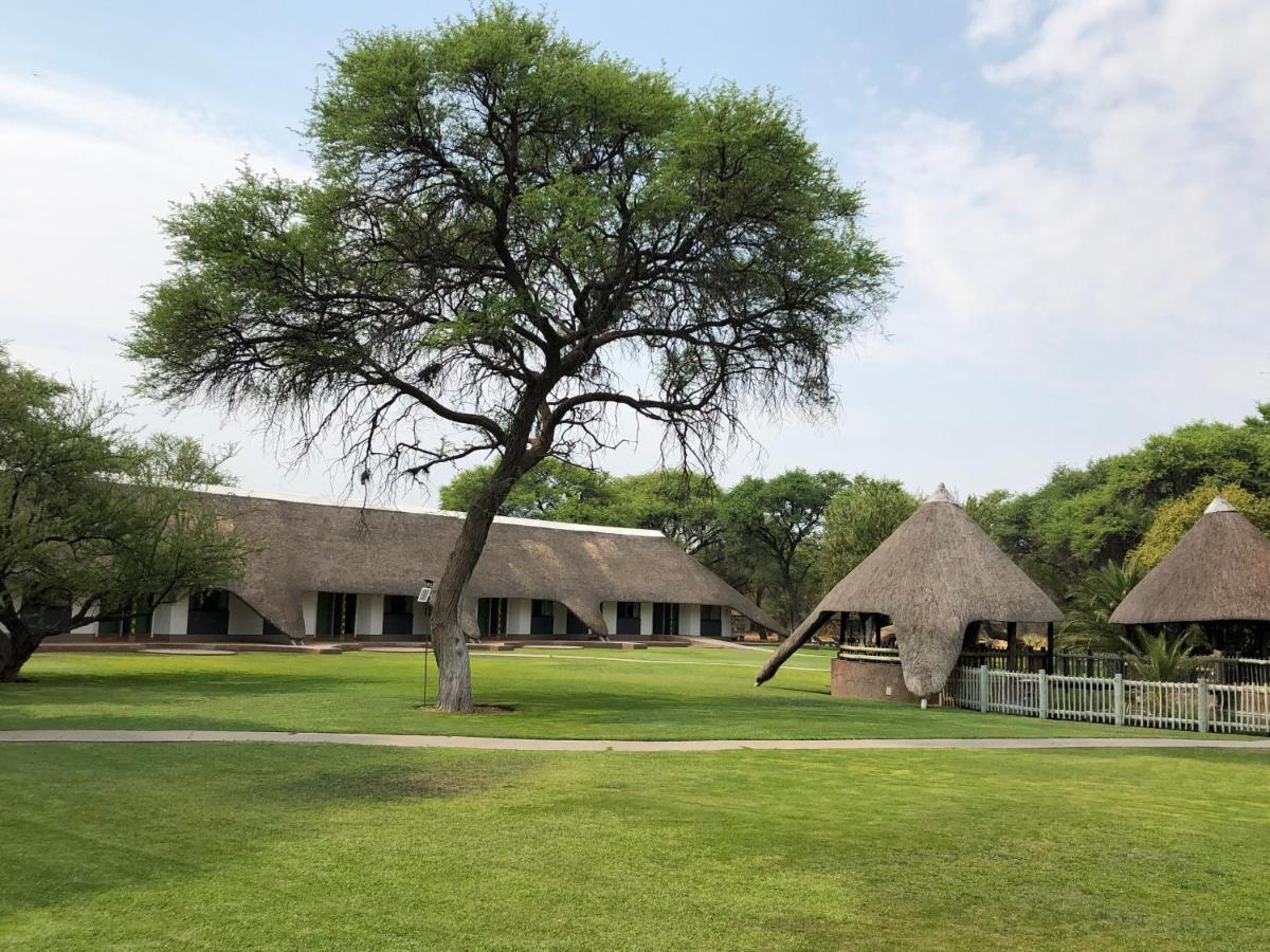 Okahandja Country Hotel Exterior photo