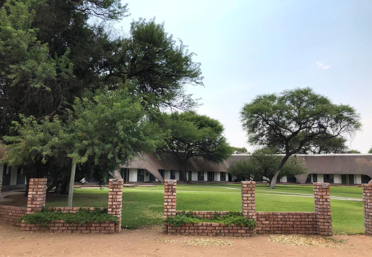 Okahandja Country Hotel Exterior photo
