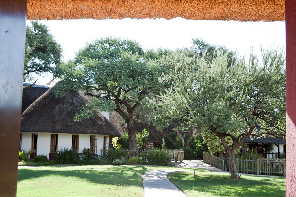 Okahandja Country Hotel Exterior photo