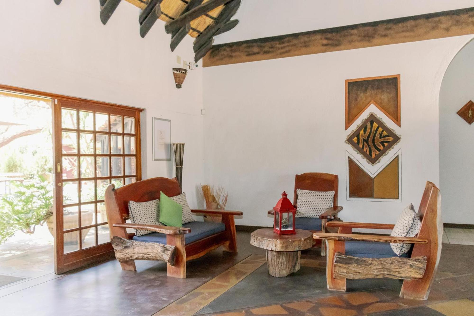 Okahandja Country Hotel Exterior photo